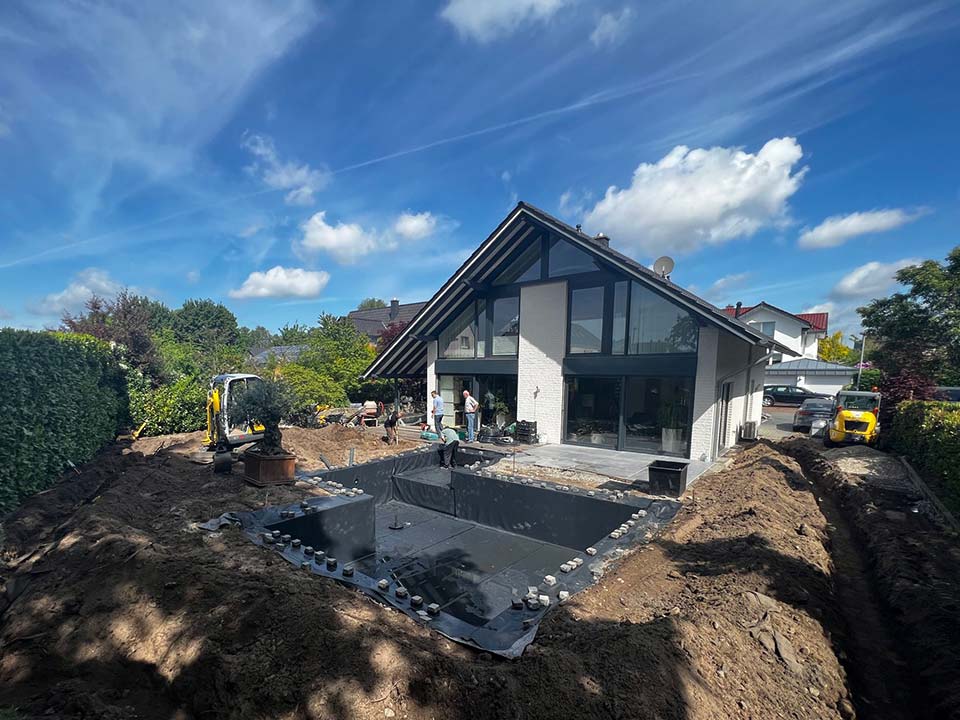 Automatische Bewässerungsanlage im Garten
