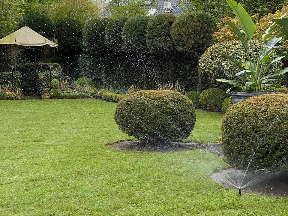 Bewässerungssystem im Gartenbereich